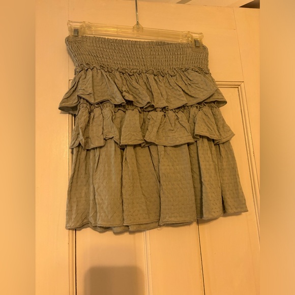 Light green mini skirt Amazon - Picture 2 of 2